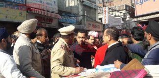 jalandhar-police-traffic-control-in-rainak-bazaar