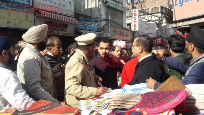 jalandhar-police-traffic-control-in-rainak-bazaar