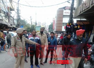 dog-squad-checking-in-jalandhar-bazaar