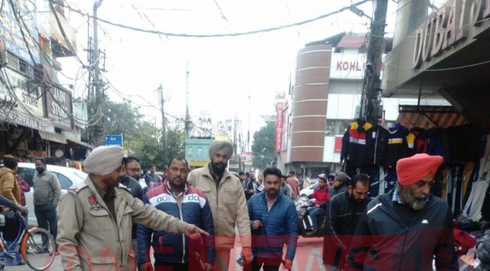 dog-squad-checking-in-jalandhar-bazaar