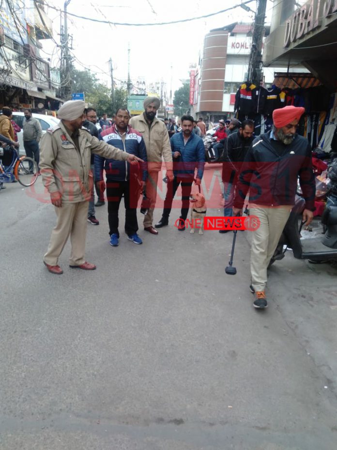 dog-squad-checking-in-jalandhar-bazaar