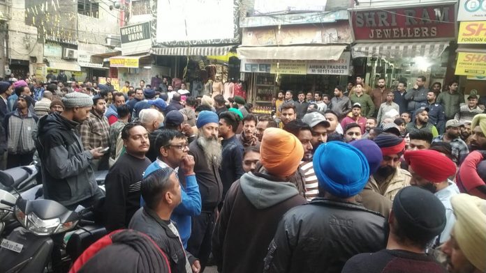 fight in jalandhar bazaar