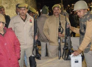 Uttar Pradesh : शख्स ने 15 बच्चों-महिलाओं को बनाया बंधक, ATS कमांडो रवाना farrukhabad children hostages