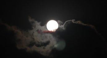 Super Pink Moon: दिखा साल का सबसे बड़ा और चमकदार चांद देखे जालंधर से तस्वीरें