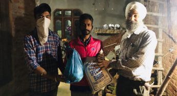 समाज सेवको की तरफ से गरीब लोगों को राशन बाटा गया