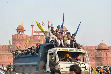 गणतंत्र दिवस हिंसा पर बड़ी कार्यवाही : मनिंदर सिंह को दिल्ली पुलिस ने पकड़ा,लाल किले पर तलवार लहराते दिखे थे
