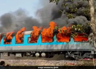 THE BURNING TRAIN दिल्ली-देहरादून शताब्दी एक्सप्रेस में लगी आग