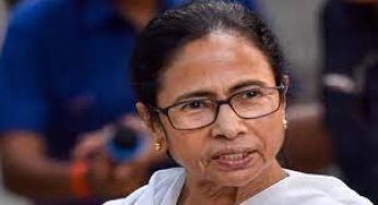 नारदा मामले में टीएमसी के 2 मंत्री समेत 4 नेताओं की गिरफ्तारी के बाद सीबीआई के दफ्तर पहुंची ममता बनर्जी..