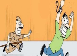 जालंधर में ASI को धक्का दे हथकड़ी समेत भागा चोर thief ran in jalandhar