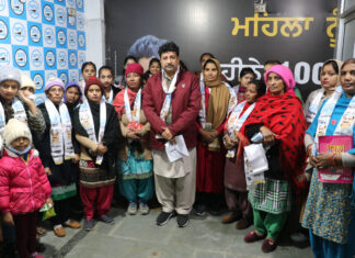 रमन अरोड़ा के समर्थन में महिलाओं ने ज्वाइन की आम आदमी पार्टी raman arora aam aadmi party jalandhar cantral