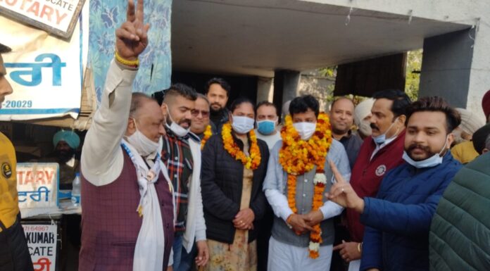 आम आदमी पार्टी के जालंधर के सेंट्रल हलके के उम्मीदवार रमन अरोड़ा ने नामांकन पत्र दाखिल किया raman arora aam aadmi party