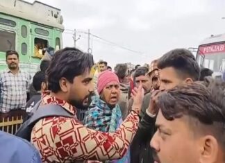 attack on bus in punjab