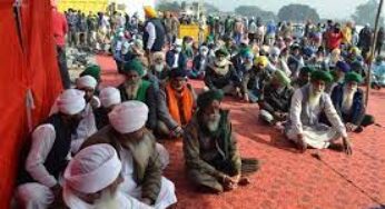 किसानों ने लाडोवाल टोल प्लाजा पर दिया धरना, टोल प्लाजा करवाया गया फ्री